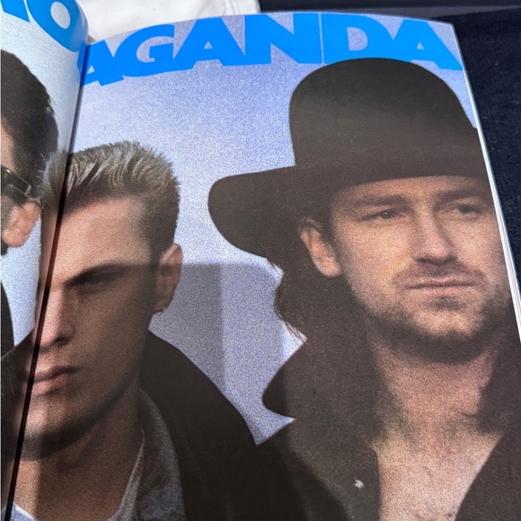 📚 Rare Vintage Early 2000's U2 Propaganda Magazine Cover Art Book - Picture 10 of 16